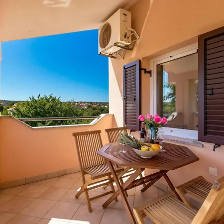 Romana And Tea Apartment *