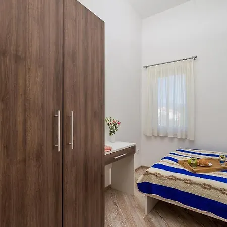 Romana And Tea * Silo (Krk)