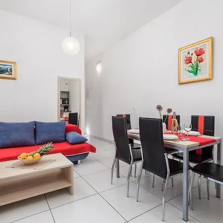 Romana And Tea Apartment *