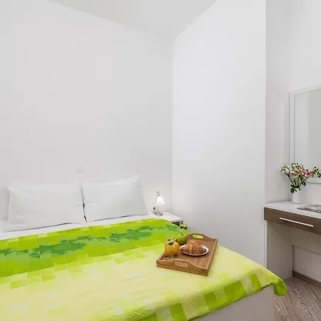 Romana And Tea Apartment *