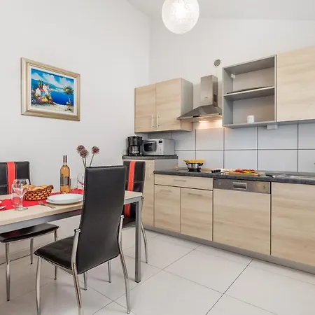 Romana And Tea Apartment *