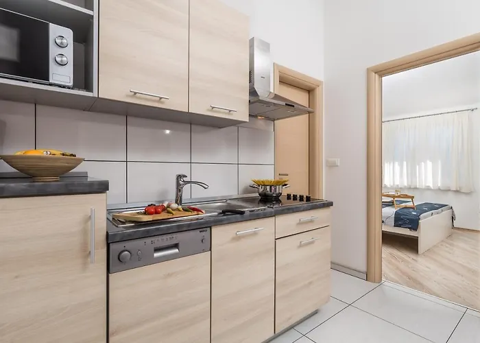 Daire Romana And Tea Šilo