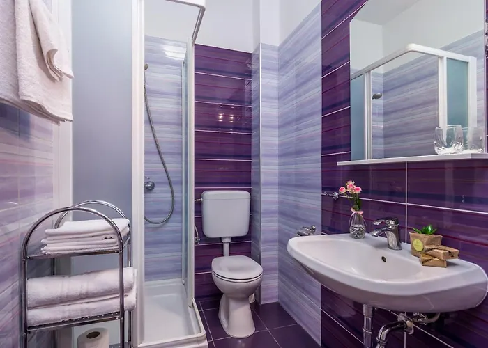 Romana And Tea Daire *