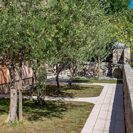 Romana And Tea Silo (Krk)