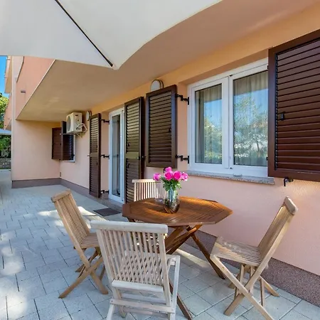 Apartman Romana And Tea